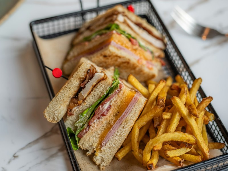 Sandwich Grilled Club – Non-Veg